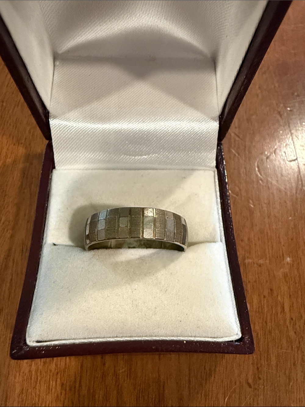 Men's Two-Tone Patterned Wedding Band - Gold Tone Size 10